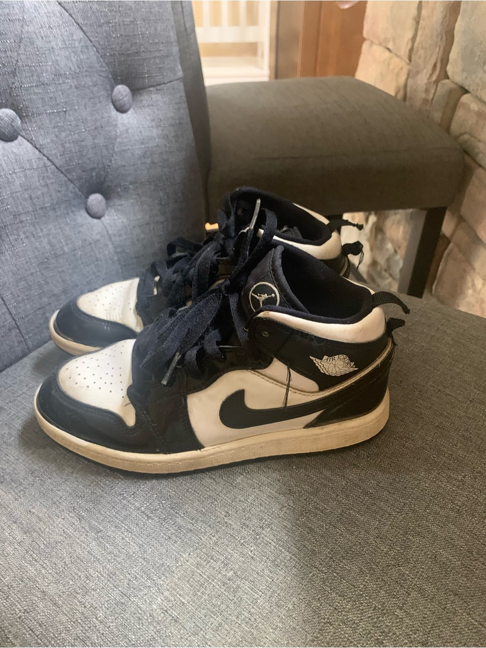 Nike Air Jordan 1 Mid - Black & White